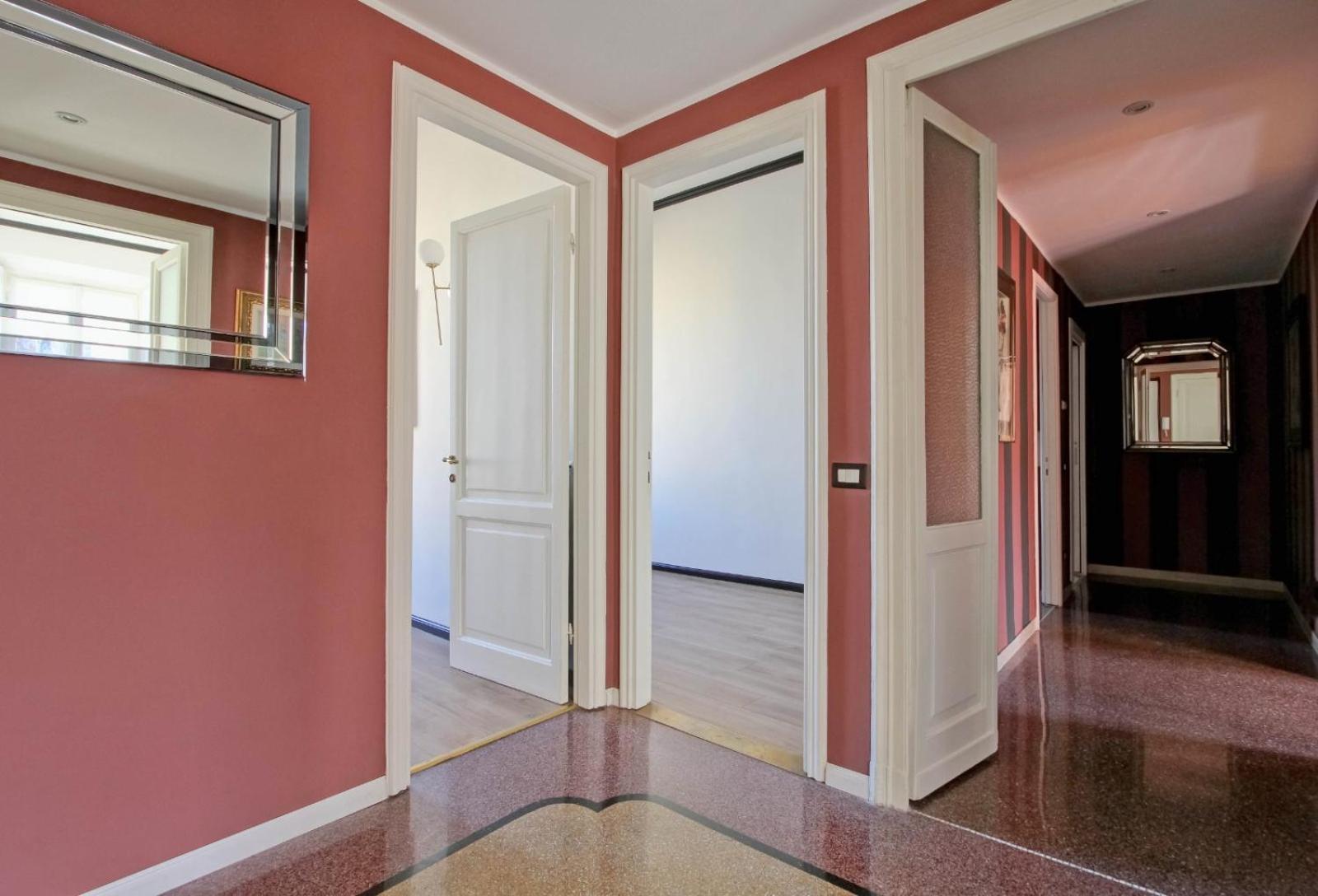 Tibullo ,Classico Ed Elegante Appartamento Rome Exterior photo